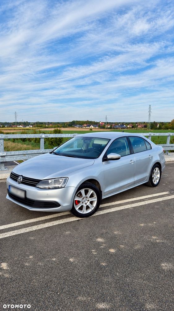 Volkswagen Jetta 1.6 TDI DPF Comfortline DSG - 2
