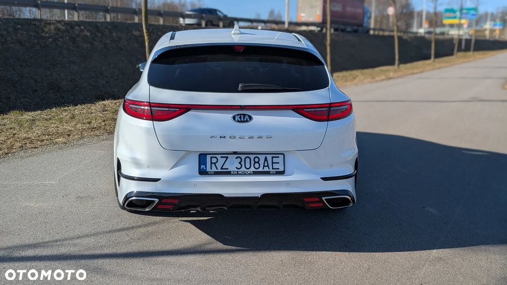 Kia ProCeed - 13