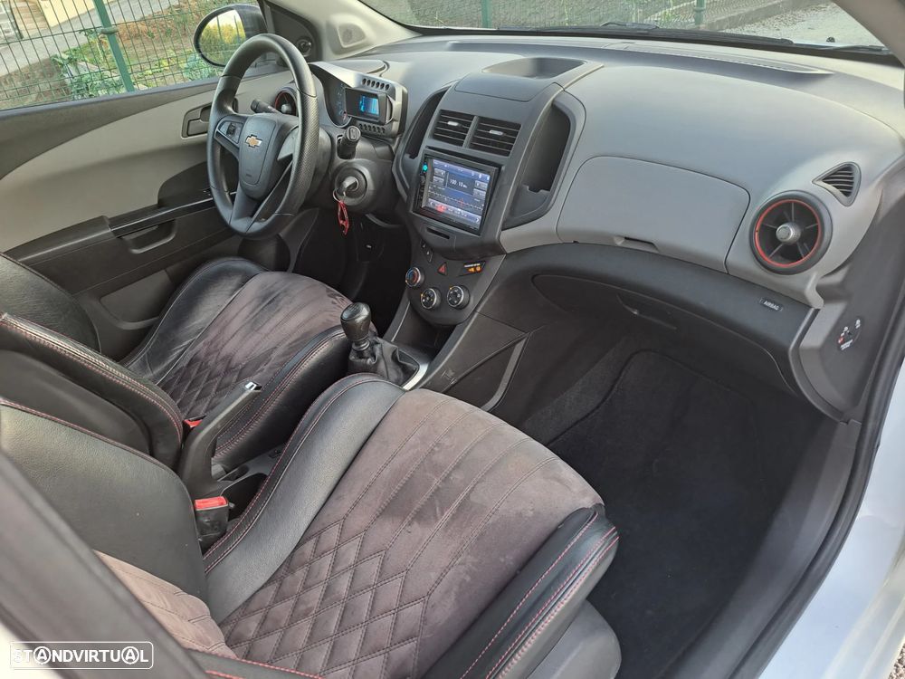 Chevrolet Aveo 1.2 LS - 20