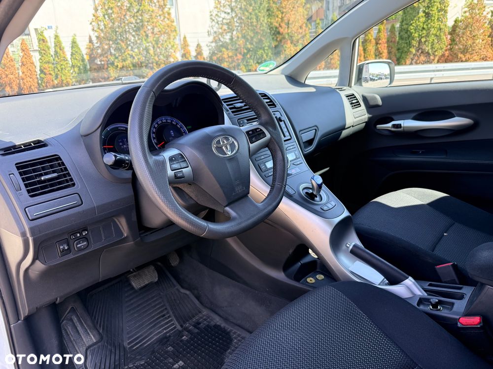 Toyota Auris - 25