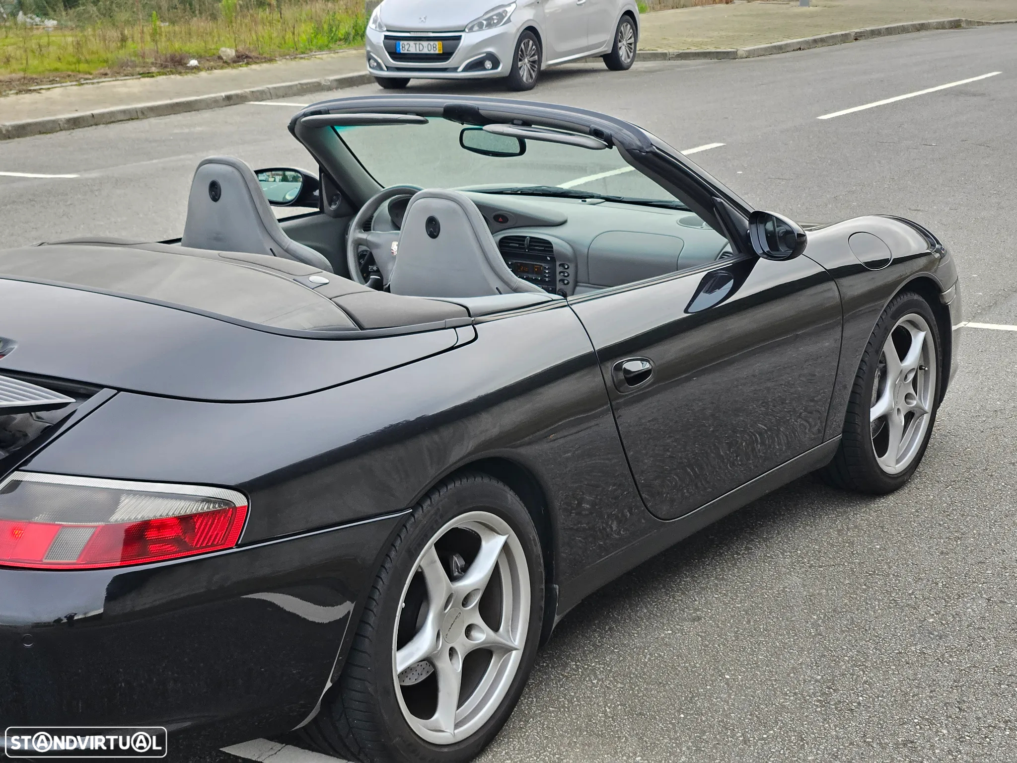 Porsche 911 (996) Carrera 4 - 38