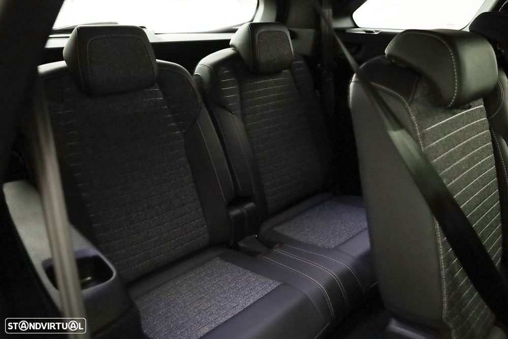 Peugeot 5008 1.2 Hybrid Allure e-DCS6 - 24