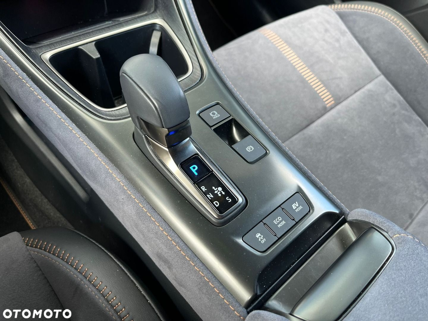 Lexus LBX 1.5 Hybrid Cool - 24