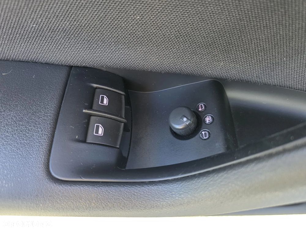 Audi A3 3-drzwiowe 1.6 Ambiente - 12