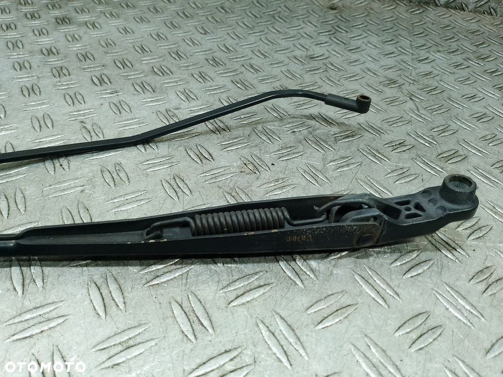 RAMIE WYCIERACZKI PRZÓD PEUGEOT 107 - 2