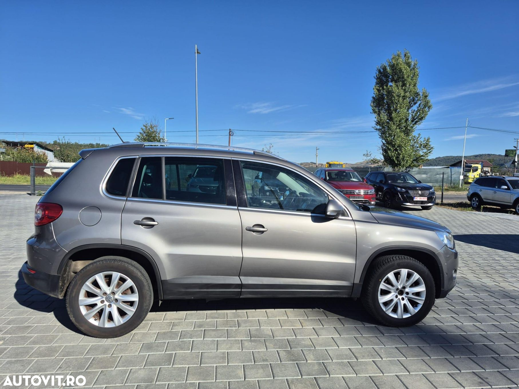 Volkswagen Tiguan - 5