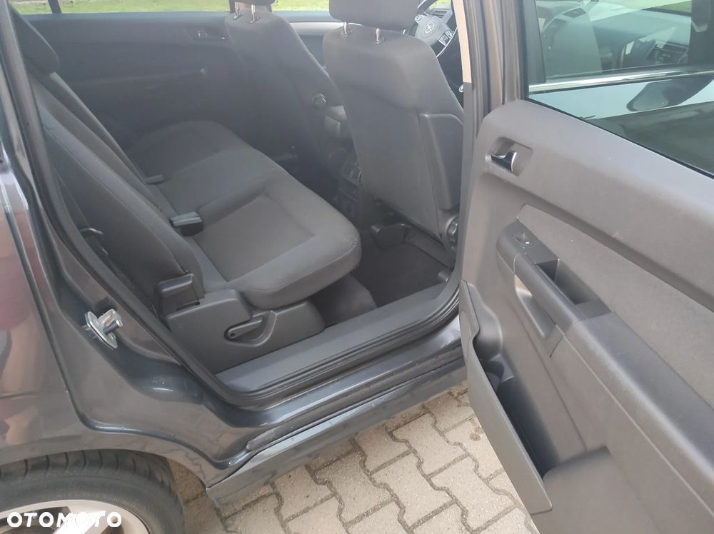 Opel Zafira 1.8 Cosmo - 9