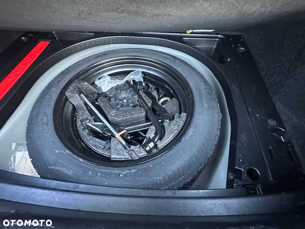 Volvo V40 D2 Drive-E R-Design Momentum - 14