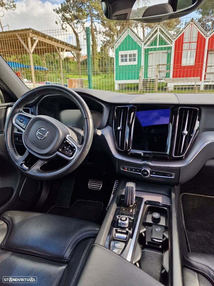 Volvo XC 60 2.0 T6 PHEV R-Design AWD — fotografia 2