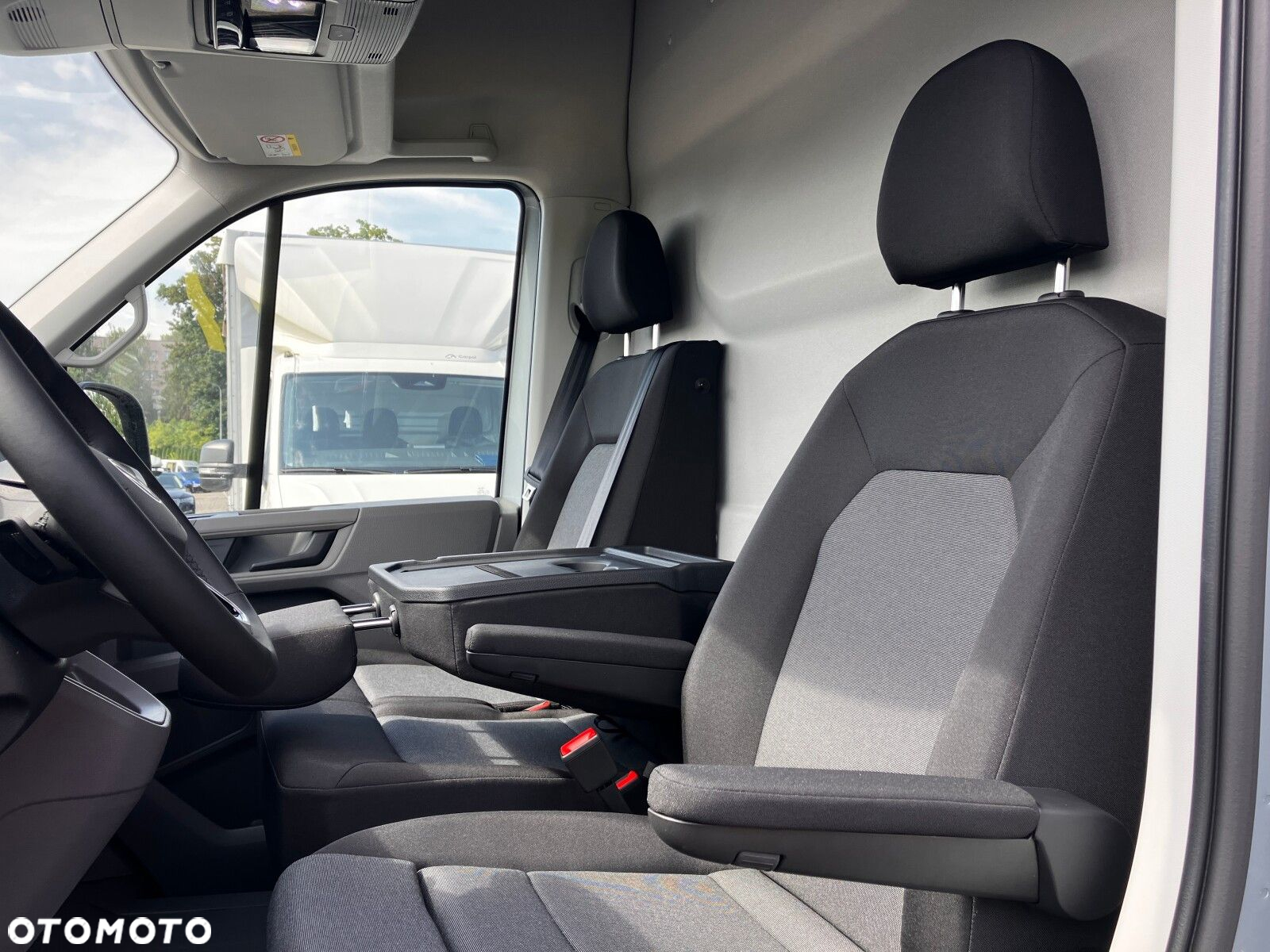 Volkswagen Crafter 35 2.0 TDI 177 KM L4H3 4MOTION - 22