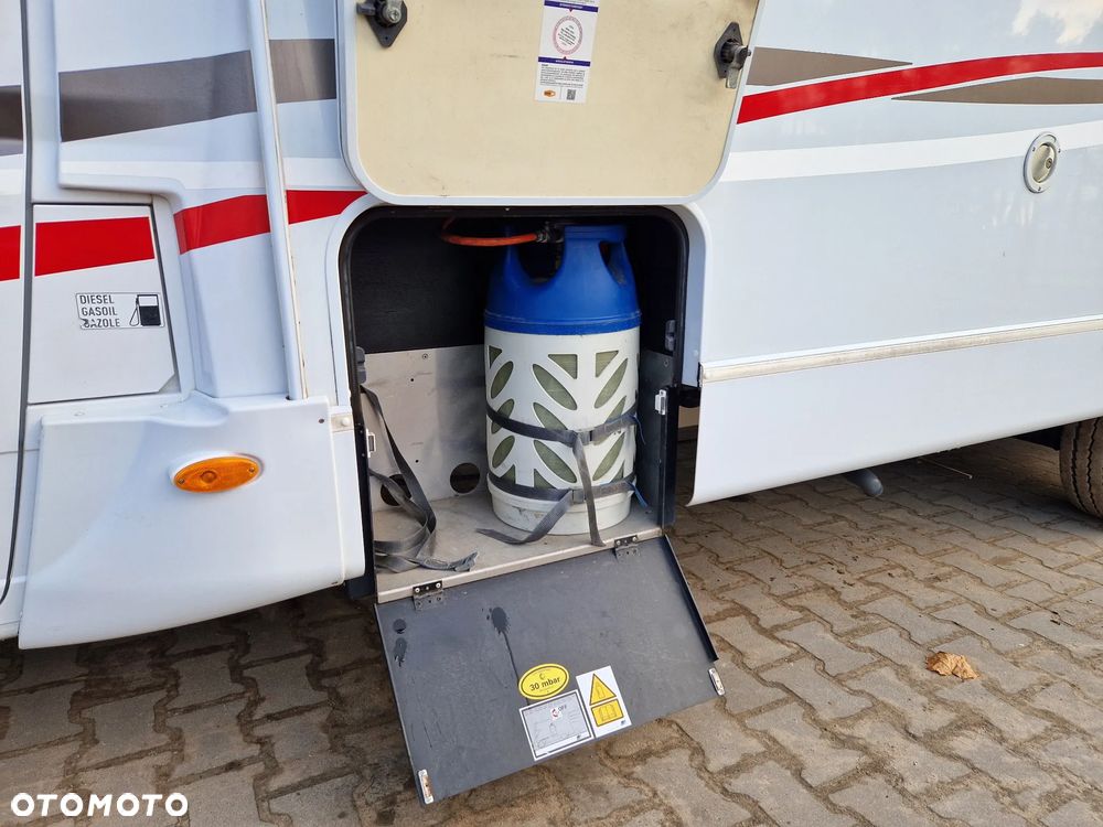 Sunlight A70 Kamper 6 Osób Alkowa Fiat 2.3 JTD Capron A62 Carado A464 - 9