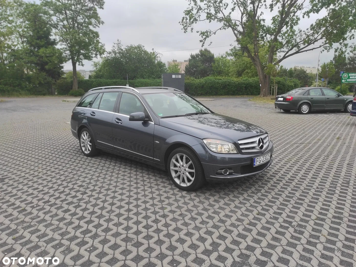 Mercedes-Benz Klasa C 180 T Kompressor BlueEFFICIENCY - 16