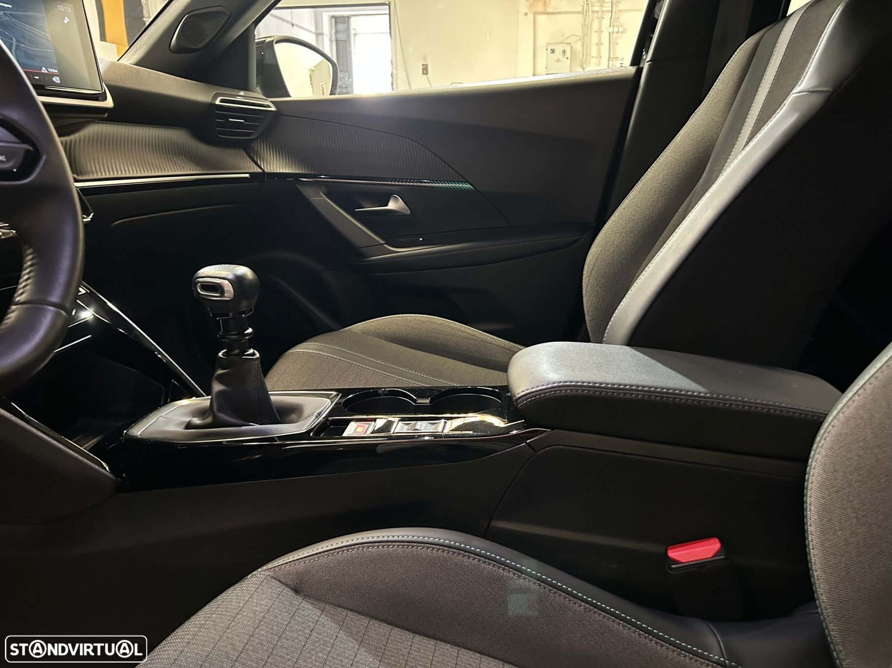 Peugeot 2008 1.2 PureTech Allure Pack - 43