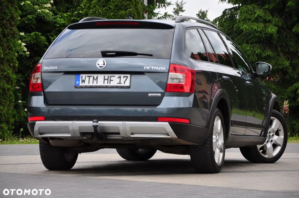 Skoda Octavia Combi 2.0 TDI 4x4 DSG Scout - 17