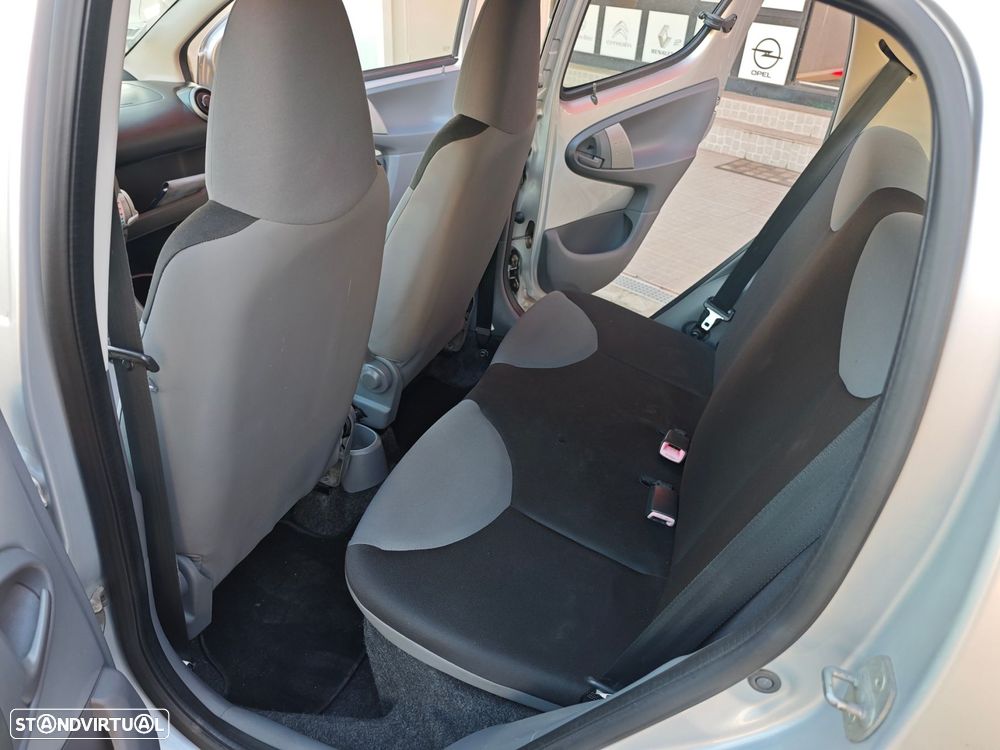 Peugeot 107 1.0 Active - 12