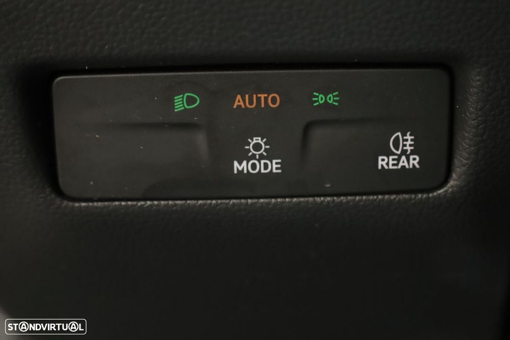 VW Passat Variant 1.5 TSI eHybrid DSG - 19