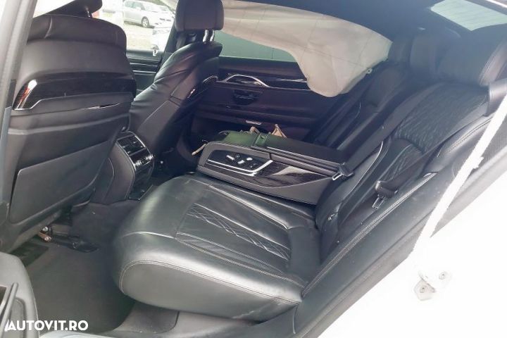 Dezmembrez BMW Seria 7 G11/G12 [2015 - 2020] Sedan 730d xDrive Steptr - 6