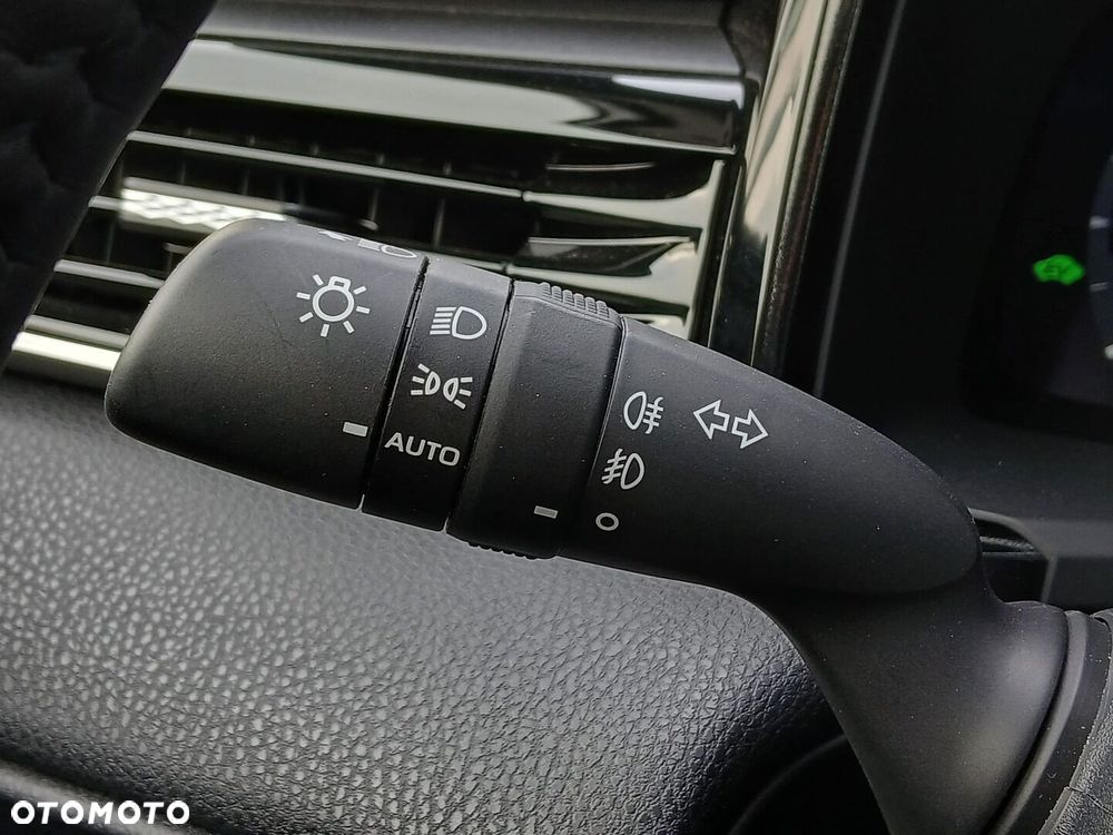 Toyota Camry - 24