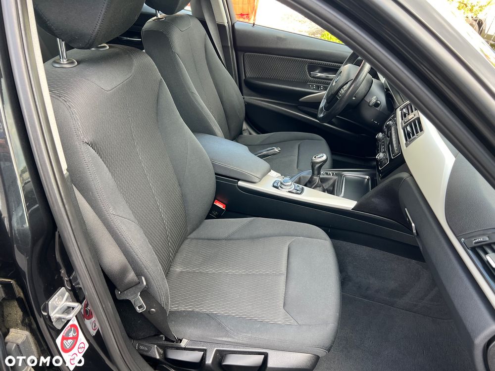 BMW Seria 3 318d Blue Performance Luxury Line - 26