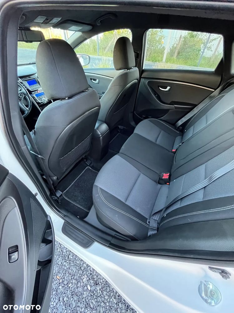 Hyundai i30 blue Kombi 1.6 GDi DCT Passion - 18