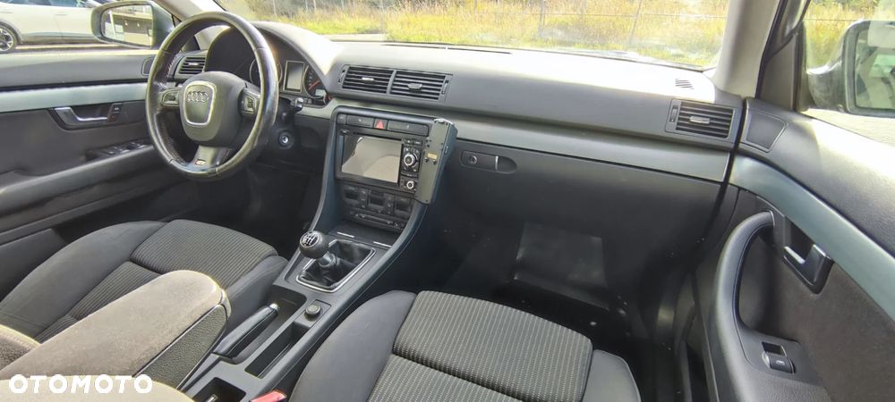 Audi A4 Avant - 16