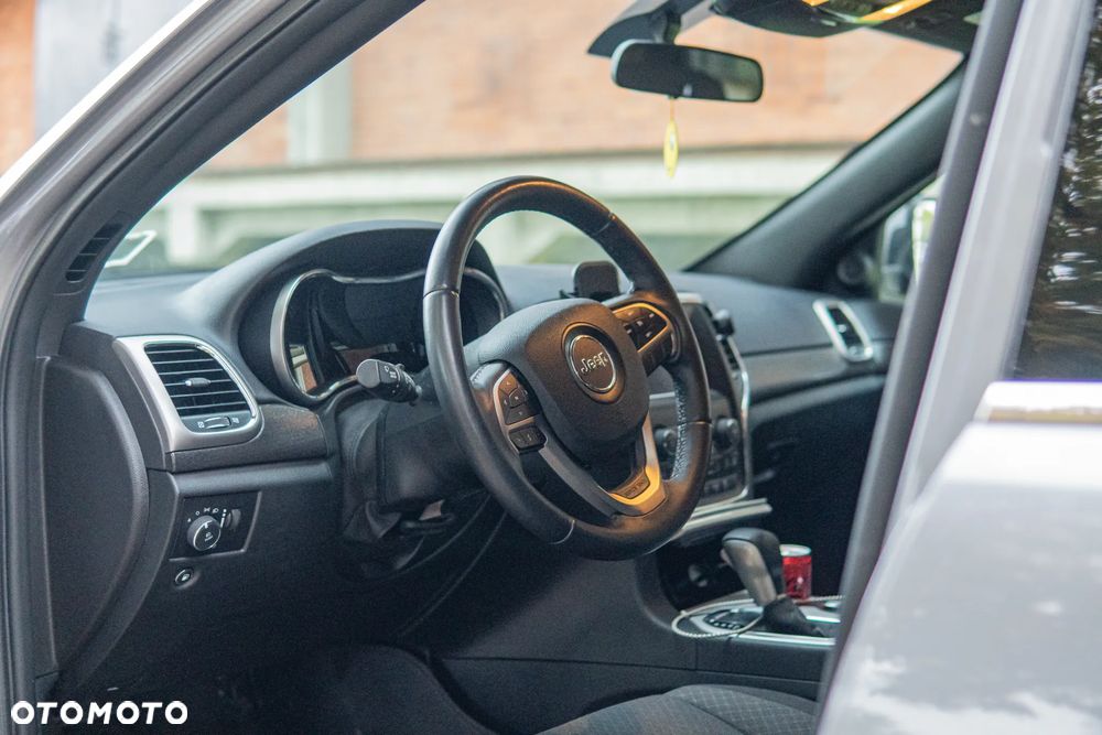 Jeep Grand Cherokee - 11