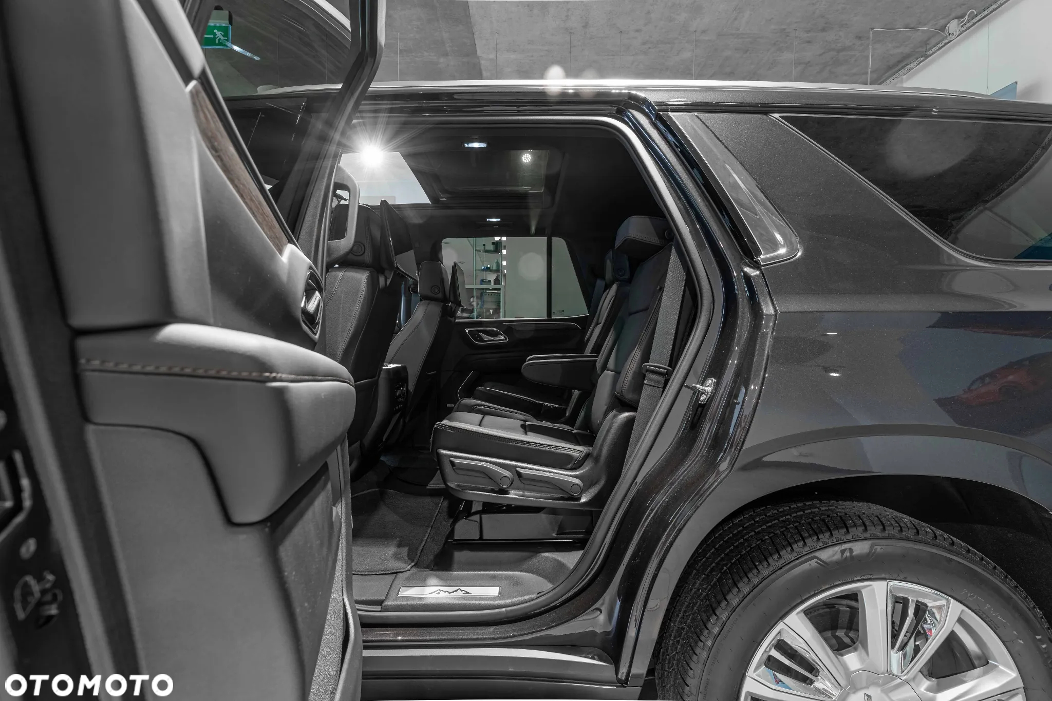 Chevrolet Tahoe - 17