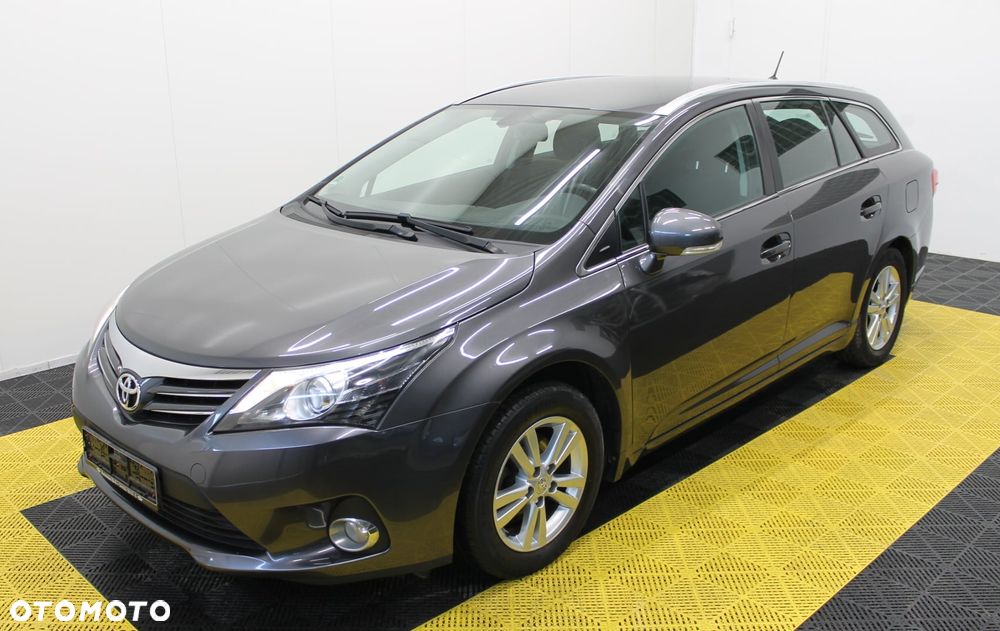 Toyota Avensis Touring Sports 1.8 Multidrive S Executive - 1
