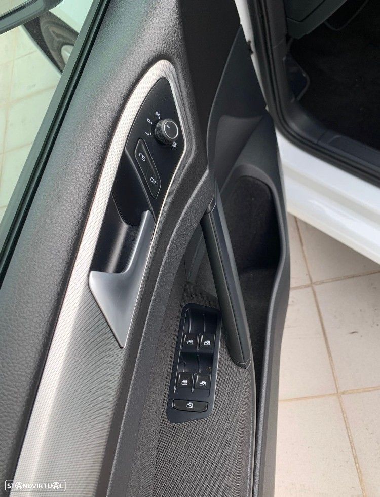 VW Golf 1.6 TDI Confortline - 10