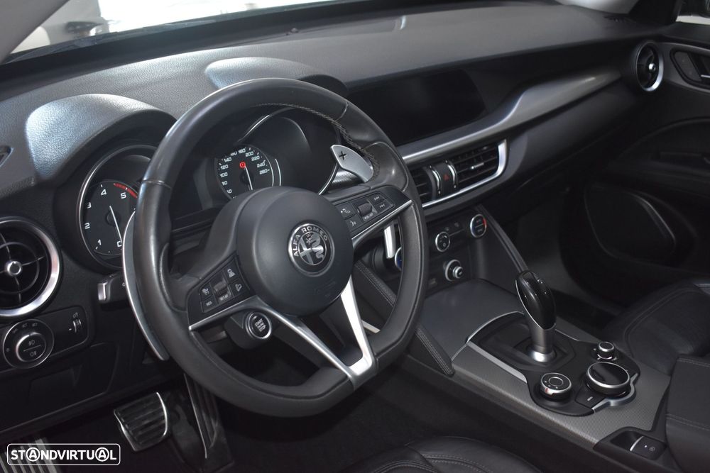 Alfa Romeo Stelvio 2.2 D Super AT8 Q4 - 25