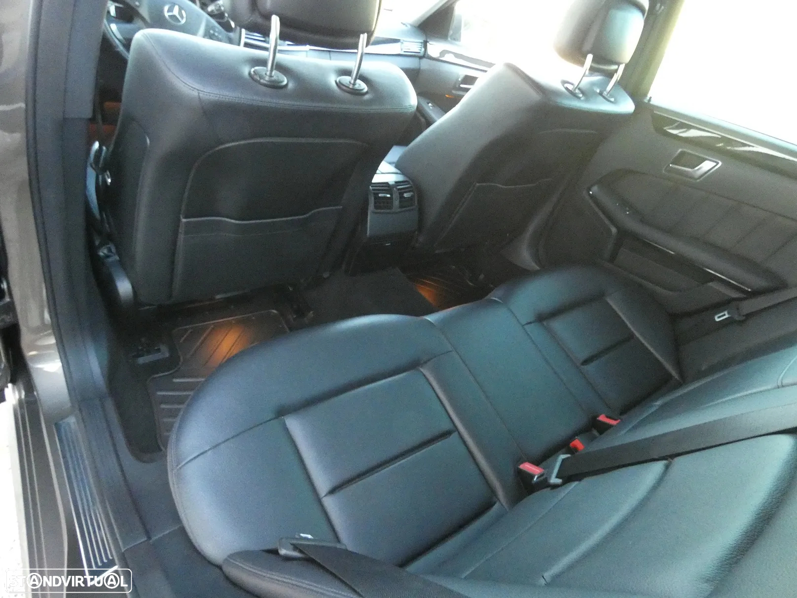 Mercedes-Benz E 250 CDi Avantgarde BlueEfficiency Auto. - 12