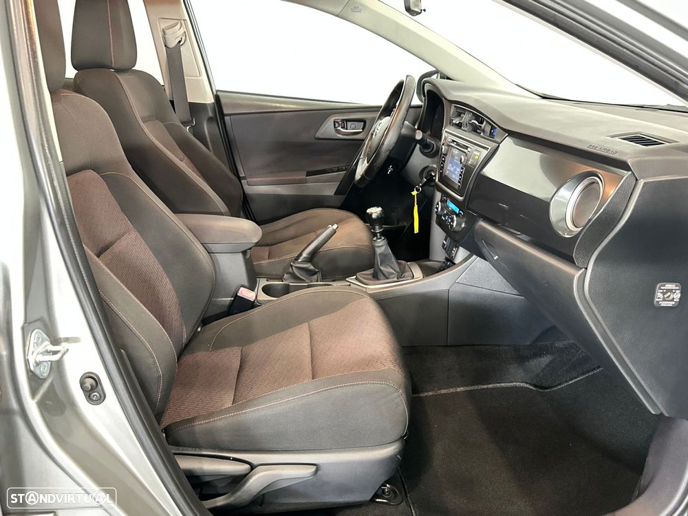 Toyota Auris Touring Sports 1.4 D-4D Comfort+Pack Sport - 26