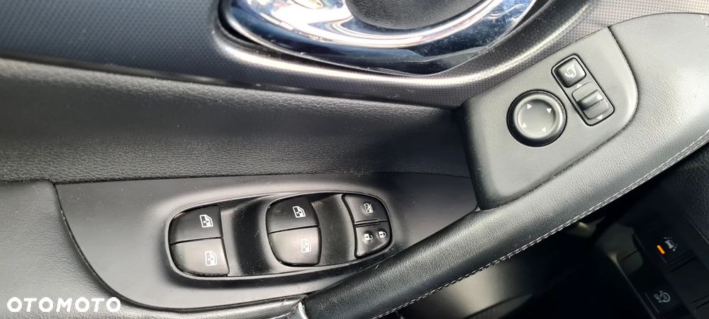 Nissan Qashqai - 32