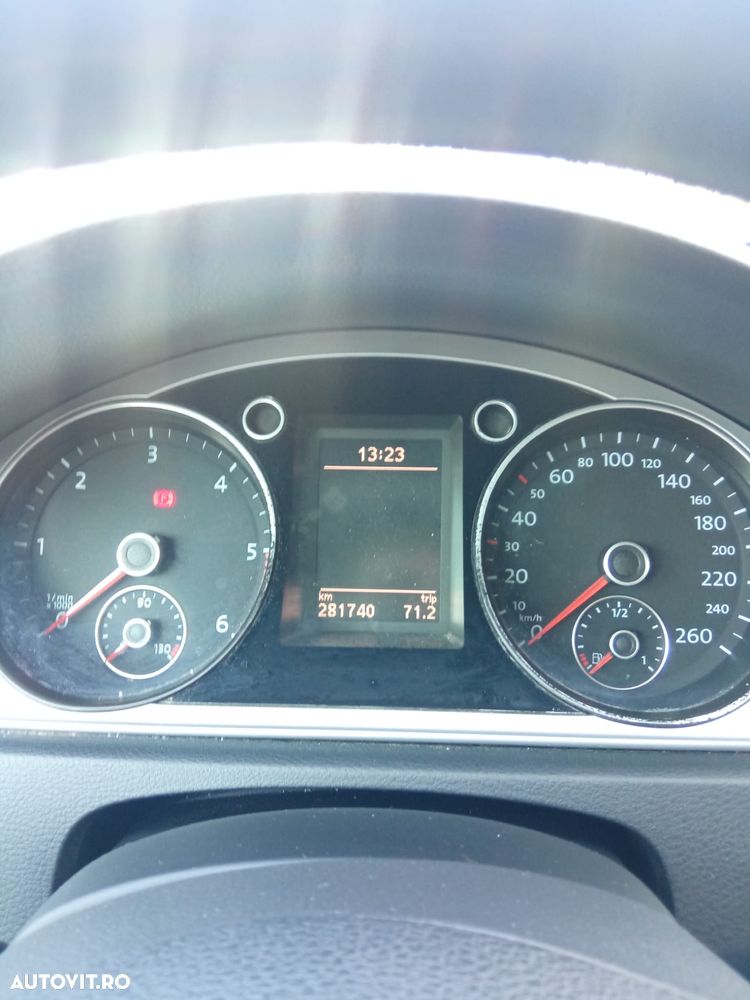 Volkswagen Passat 1.6 TDI DPF BlueMotion Technology Comfortline - 14