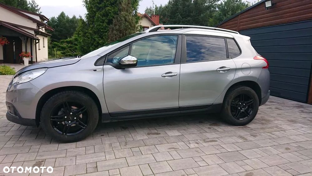 Peugeot 2008 1.2 Pure Tech Style - 4