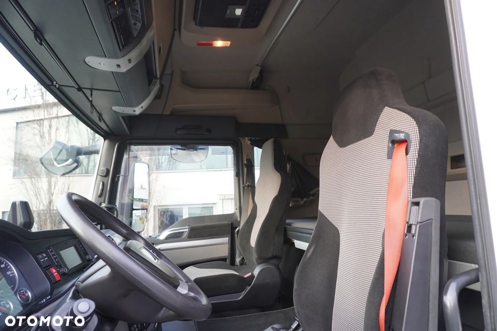 MAN TGS 35.420 8×2 / Rama 6,4 m / 3 osie skrętne / 2 sztuki - 16