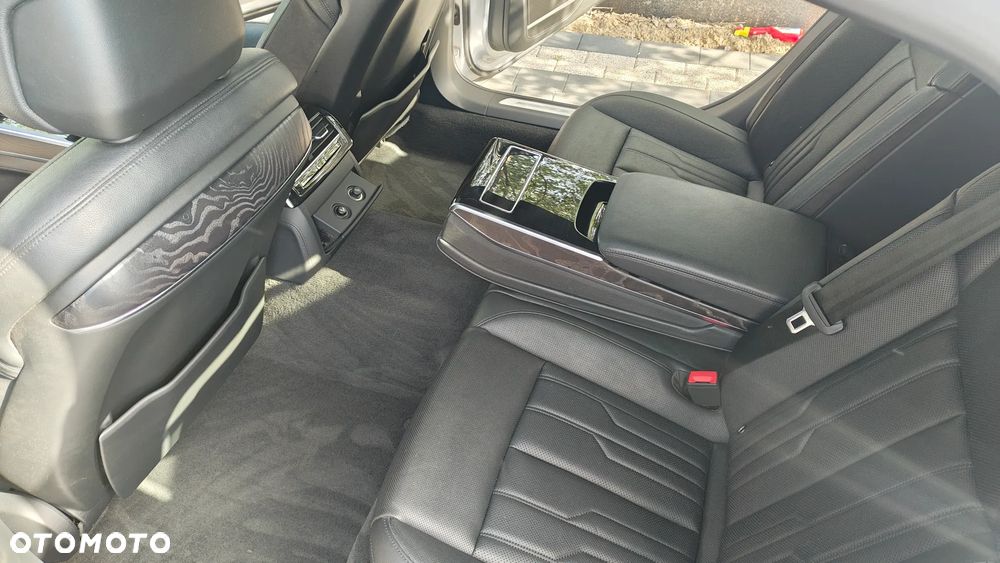 Audi A8 L 55 TFSI mHEV Quattro Tiptr - 35