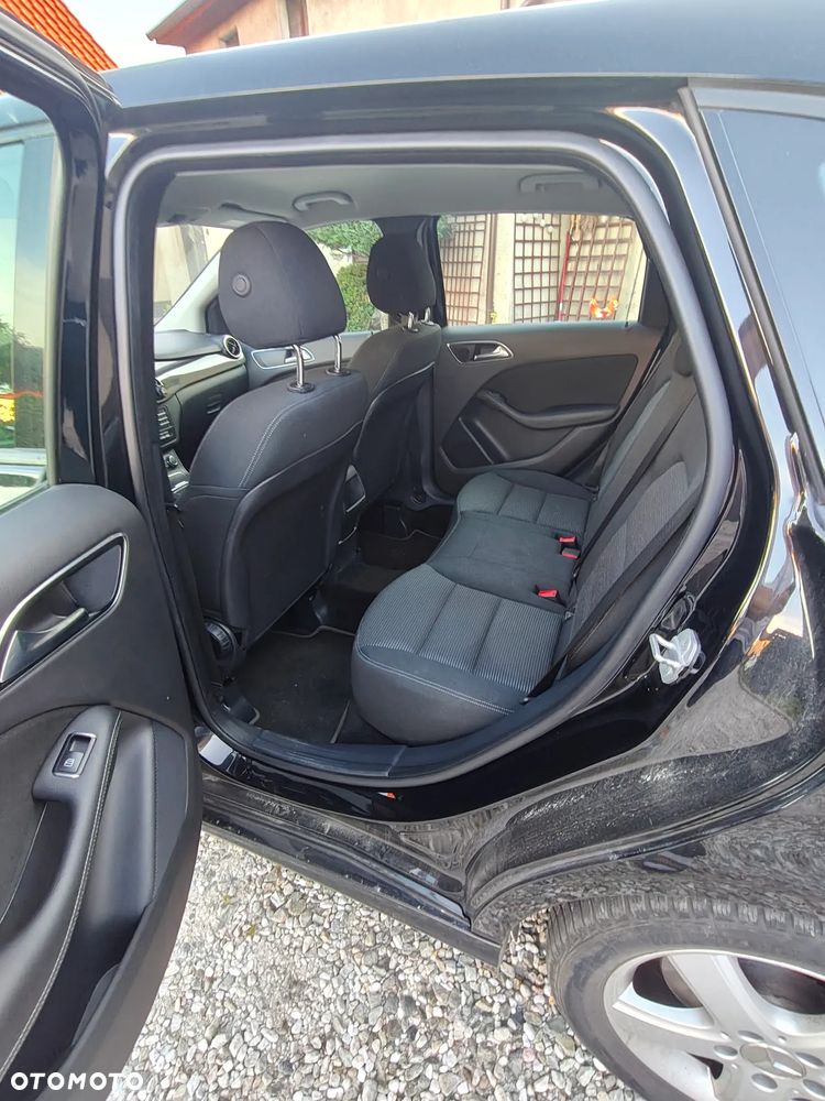 Mercedes-Benz Klasa B 200 d 7G-DCT SCORE - 12