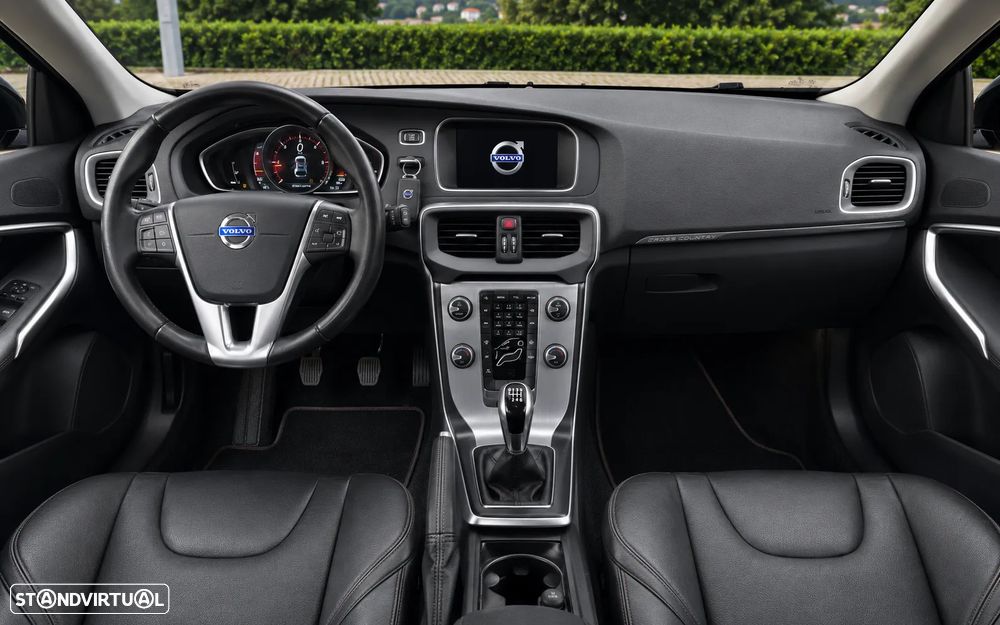 Volvo V40 Cross Country - 6