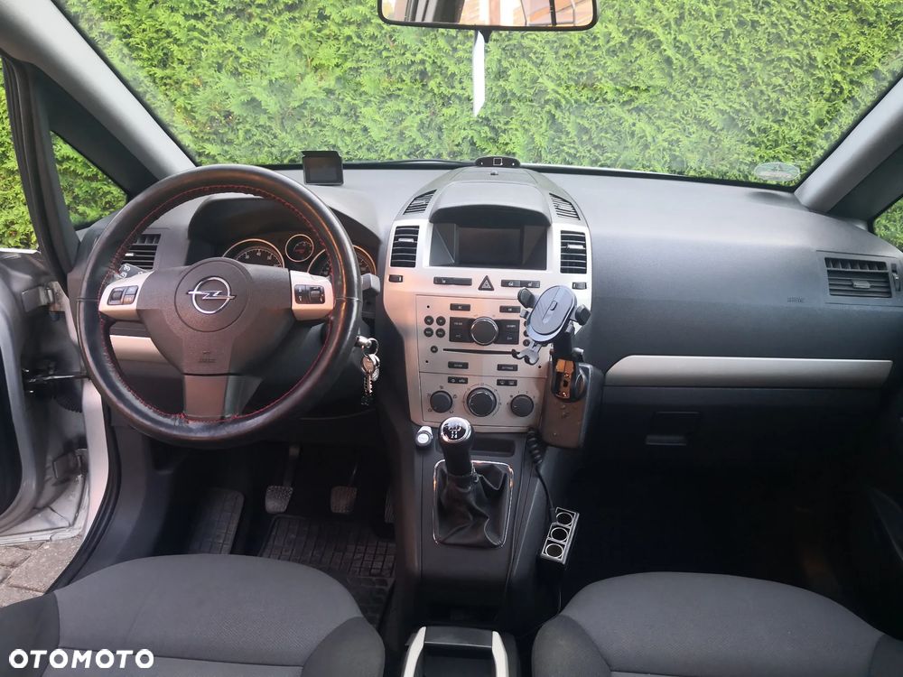 Opel Zafira 1.8 Enjoy - 11