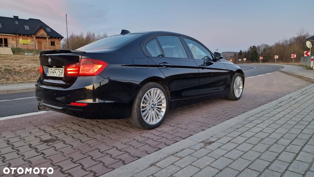 BMW Seria 3 328i Luxury Line - 8