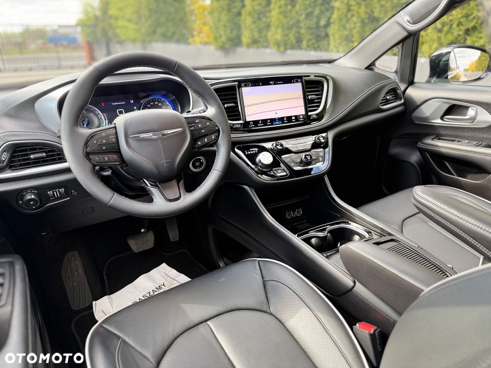 Chrysler Pacifica - 13