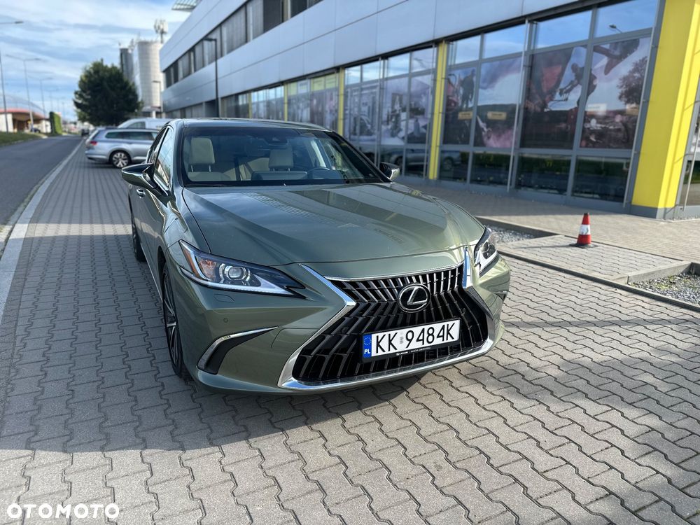 Lexus ES 300h Business Edition - 3