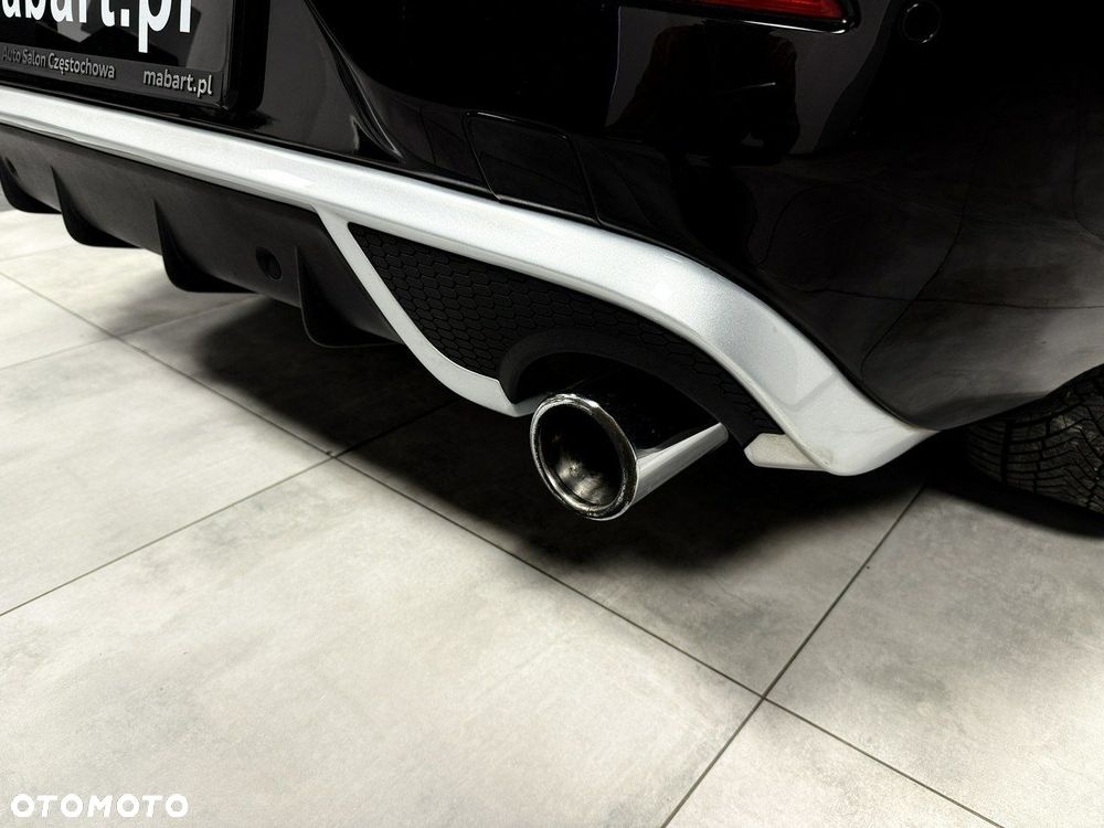 Volvo V40 D3 Drive-E SCR R-Design Momentum - 16