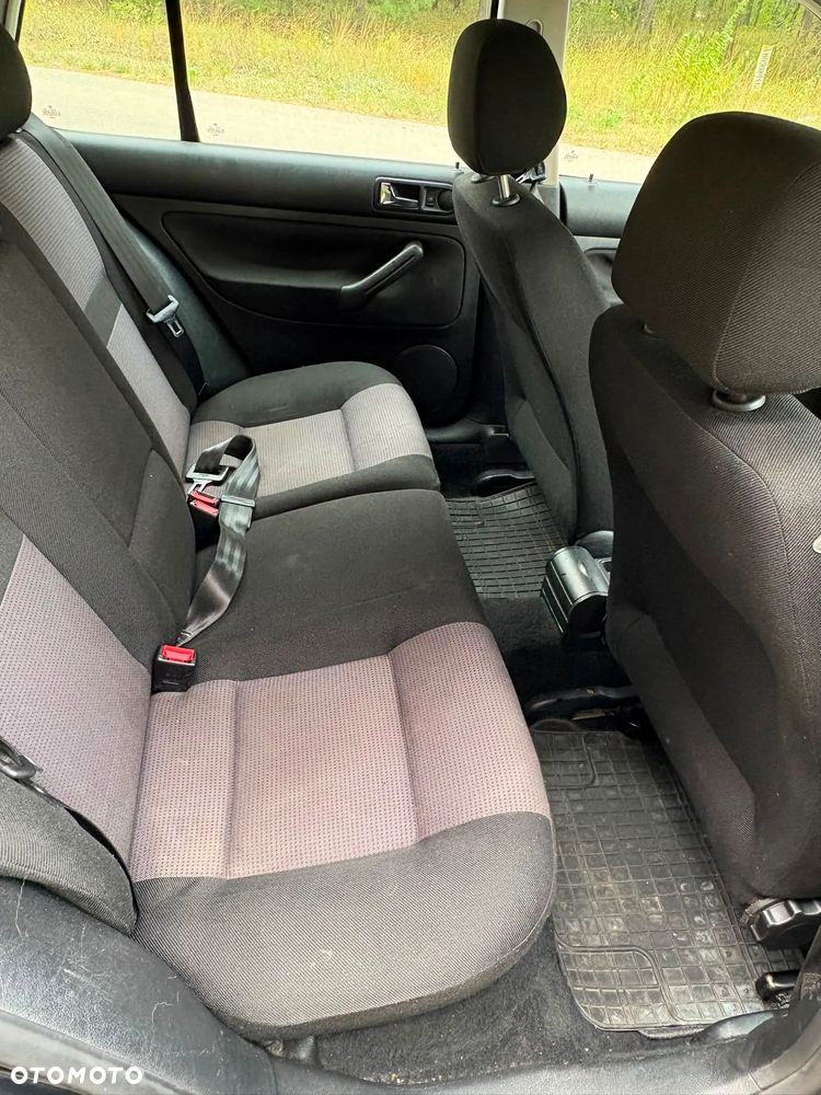Volkswagen Golf - 8
