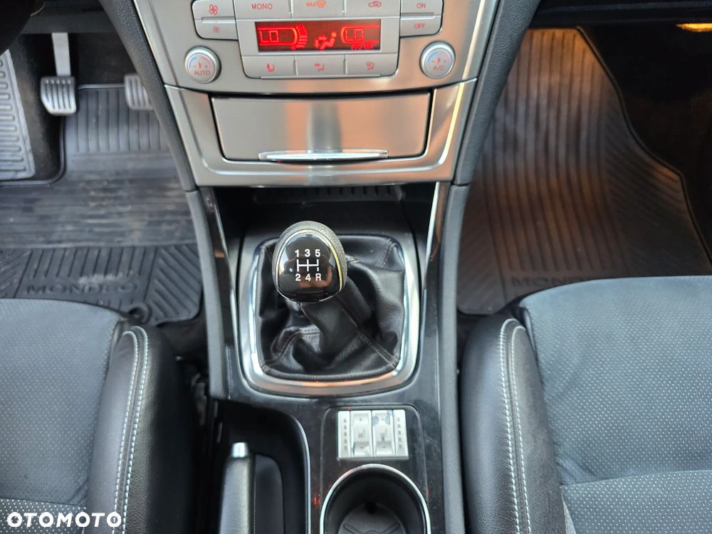 Ford Mondeo 2.0 FF Ghia - 17