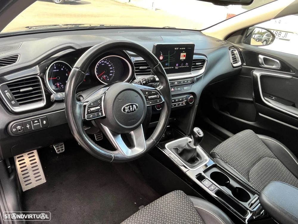 Kia Ceed SW 1.6 CRDi TX+SRF - 4