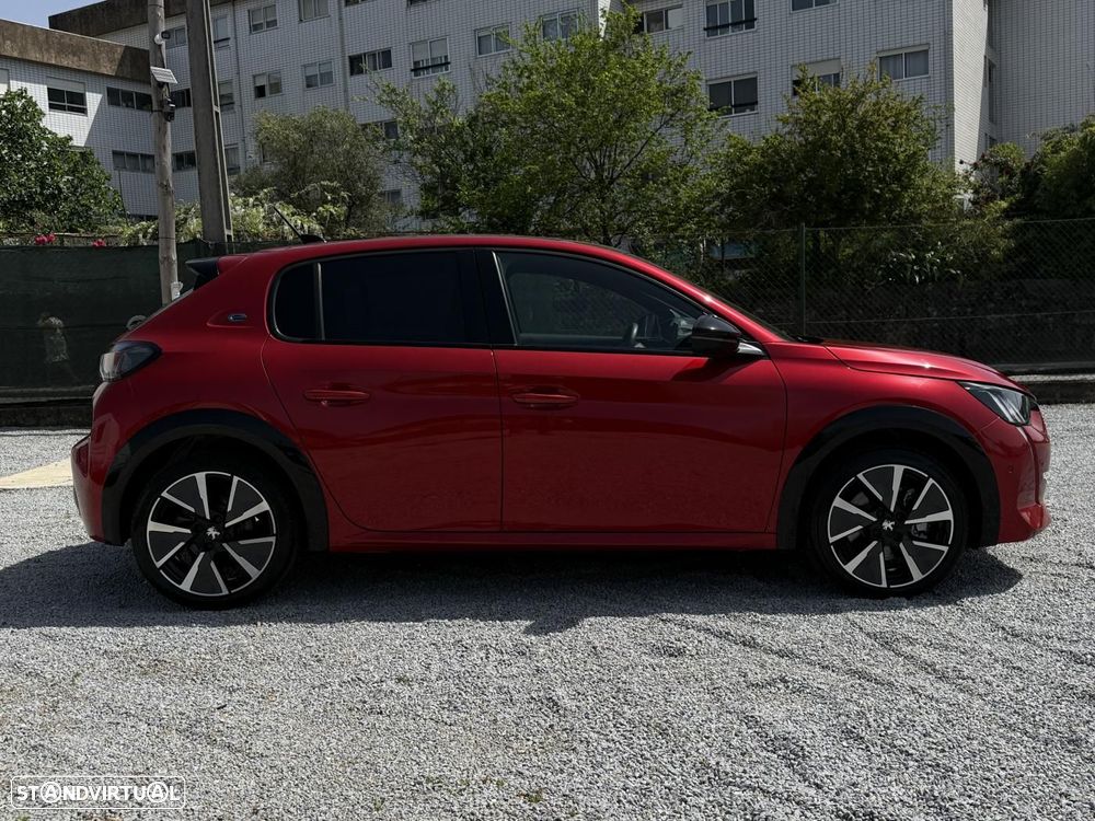 Peugeot e-208 GT - 10