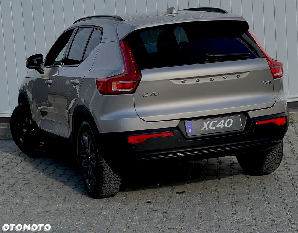 Volvo XC 40 B4 AWD Plus Dark - 5
