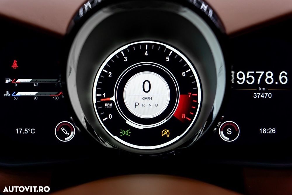 Aston Martin V8 Vantage Standard - 10